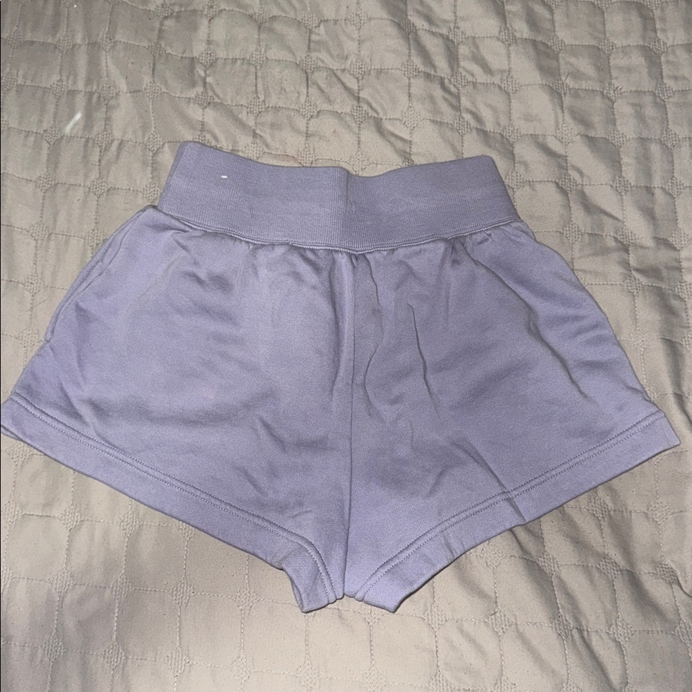 Nike Lavender Sports Shorts - Picture 2 of 3